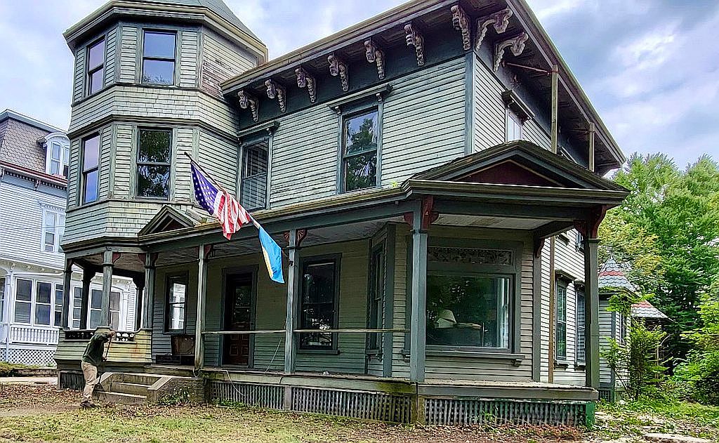 28 Elm St, Westerly, RI 02891 Zillow