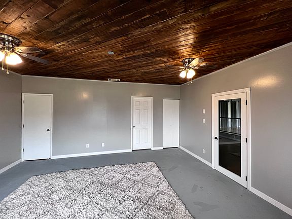 5th image of 28562 Burrough Valley Rd