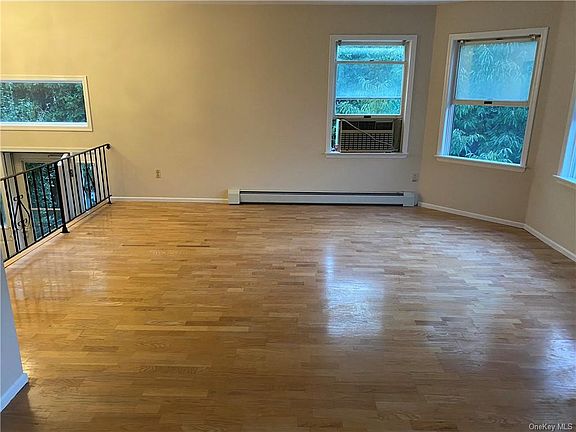 5th image of 52 Hillside Ave