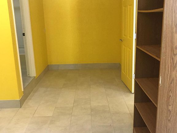 4th image of 1535 Violet Ave #C