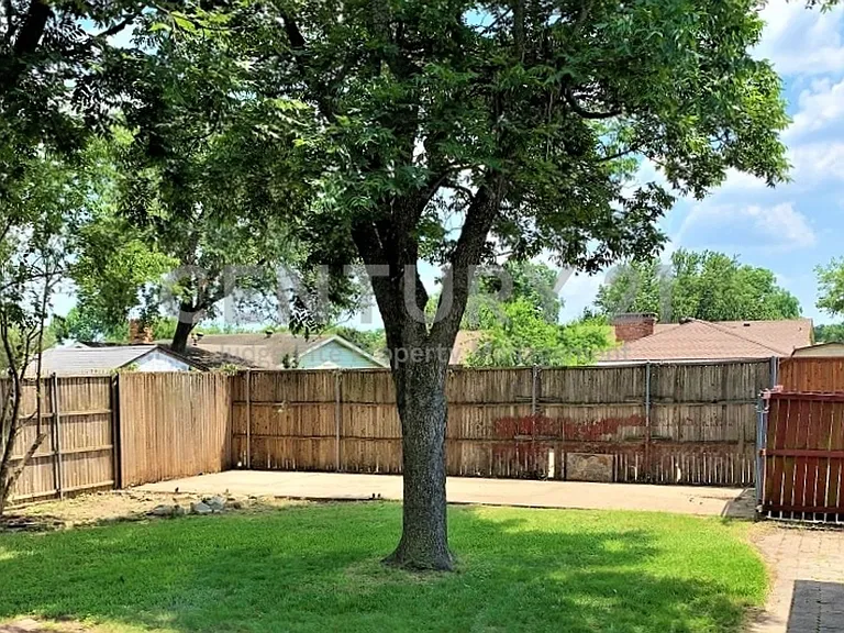 3910 Bucknell Dr — Photo 21