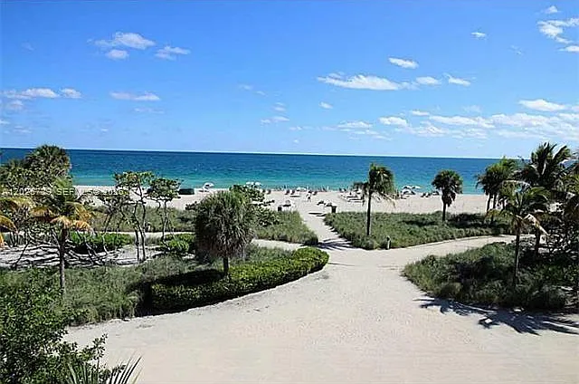 9801 Collins Ave #9W — Photo 30