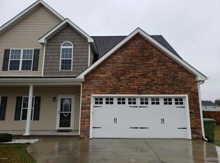 103 Woods Run Cir, Richlands, NC 28574