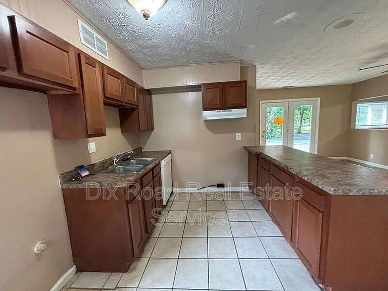 1739 Embury Park Rd — Photo 8
