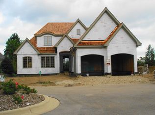 66 Forest Gate Cir, Oak Brook, IL 60523