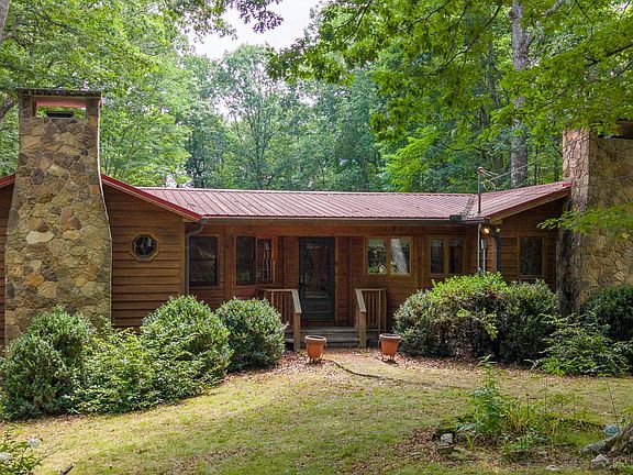 3rd image of 392 Robinson Creek Rd