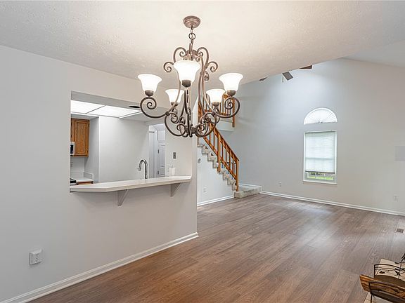 4th image of 1184 Bay Harbour Cir