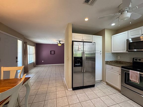 3rd image of 627 N Jefferson Ave #627
