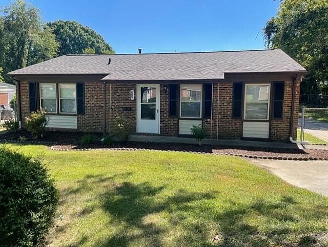 1st image of 609 Ireland St