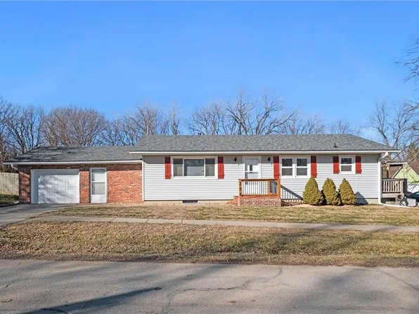 200 W Cynthia St, Mc Louth, KS 66054
