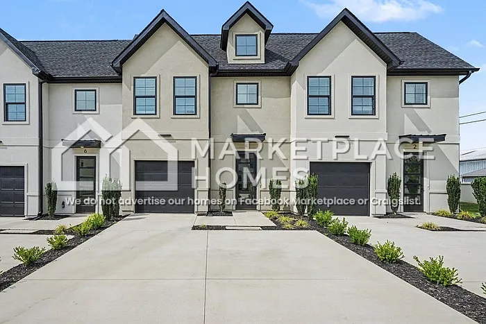 3 bed, 2.5 bath, 1507 sqft, $1,830 — Photo 2
