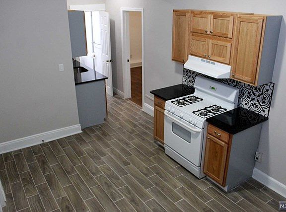 5th image of 188 Palisade Ave #6