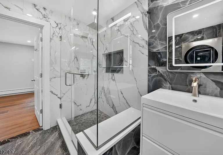 210 Walnut St #R — Photo 10