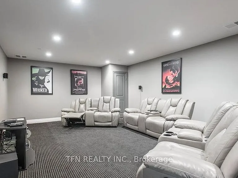 160 Macdonell St #1508 — Photo 39