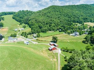 26 Autumn View Dr, Burnsville, NC 28714