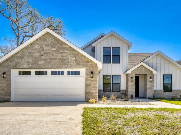 208 Ulupau Cir, Bastrop, TX 78602