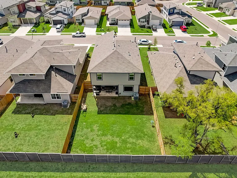 109 Cupreata Ln — Photo 46