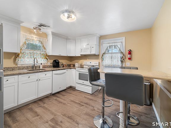 4th image of 162 Pine Hill Road