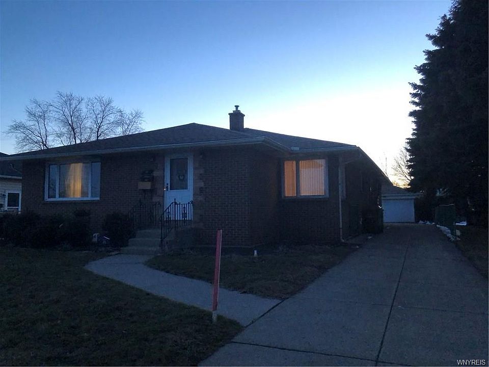 1st image of 10 Laura Ct