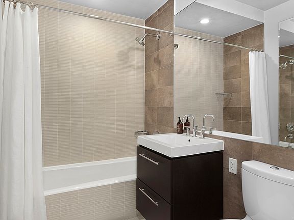 5th image of 212 W 72nd St #7NSUS1