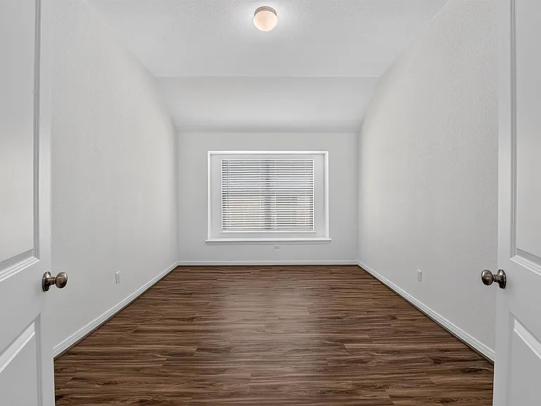 516 Panzano Dr — Photo 9