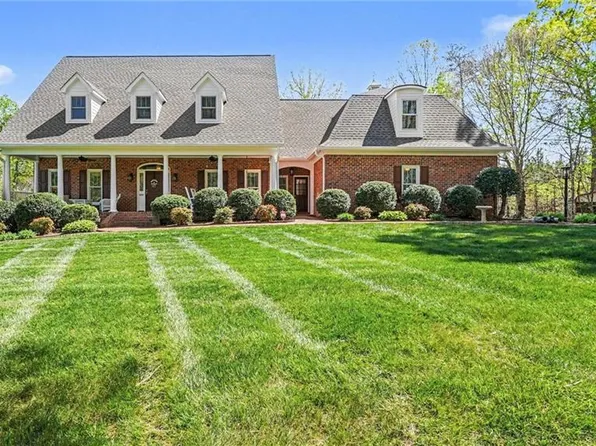 8200 Styers Ferry Rd, Clemmons, NC 27012