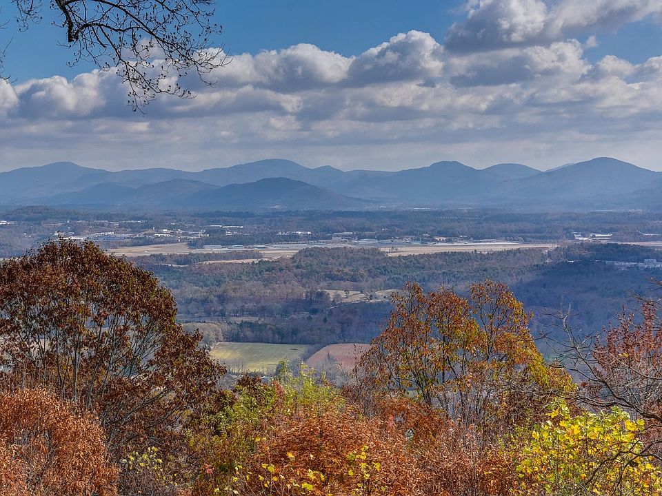 Watch the airplanes take off & land!