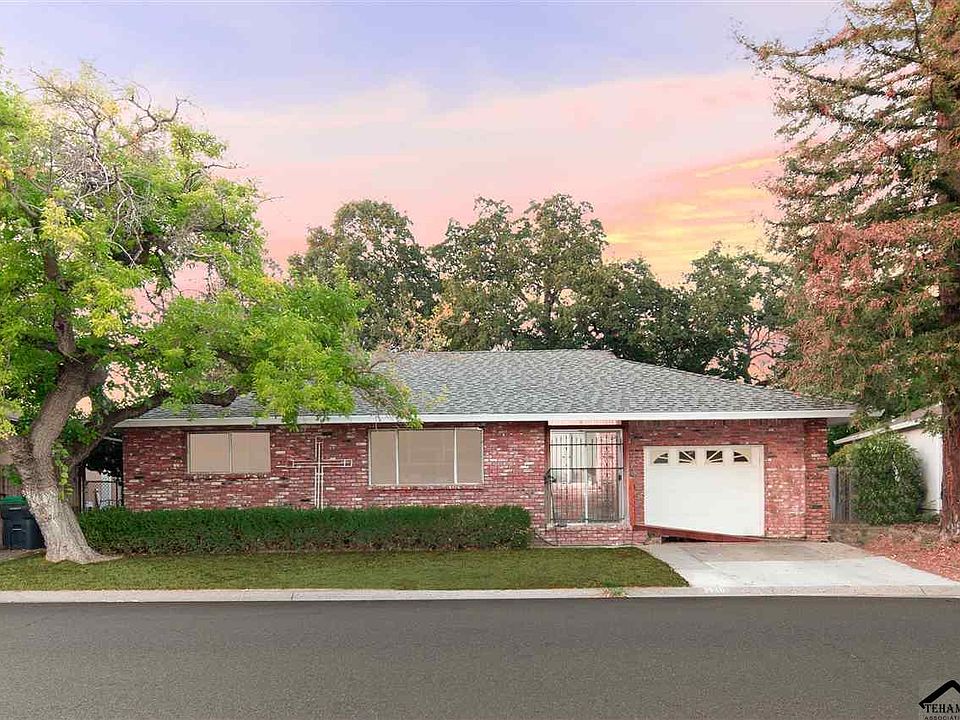 2nd image of 1440 Garryana Dr