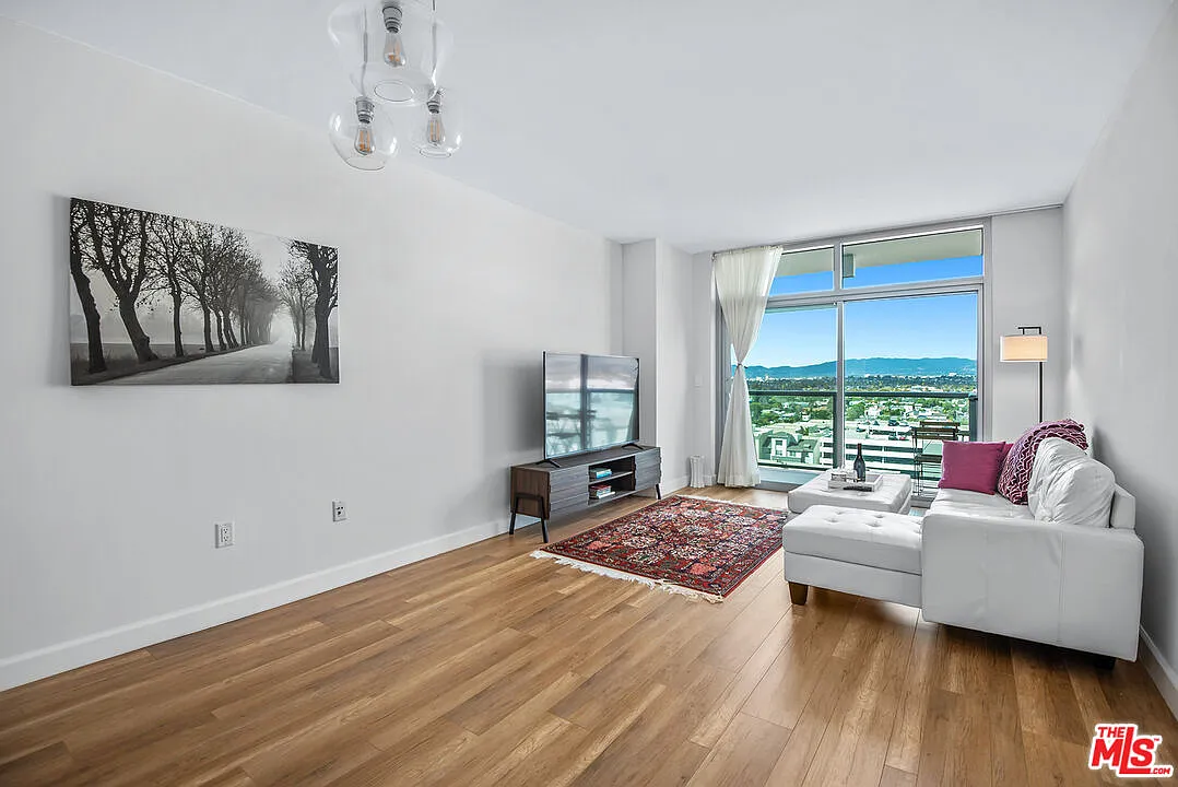 Building Photo - 13700 Marina Pointe Dr #1022