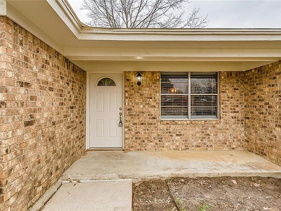 3rd image of 7025 Stoneridge Dr