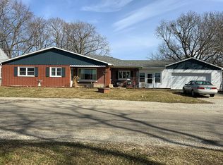 513 N Vine St, Shelbyville, IL 62565