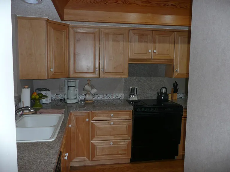 20 Players Club Villas Rd — Photo 6
