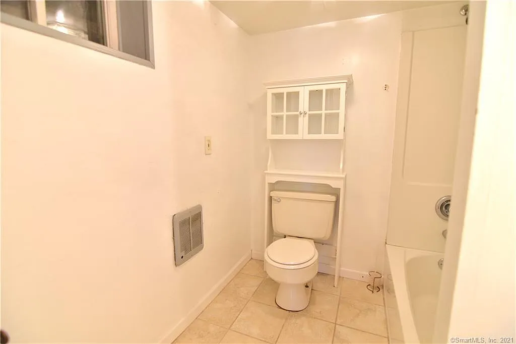 1 bed, 1212 sqft, $1,200 — Photo 2