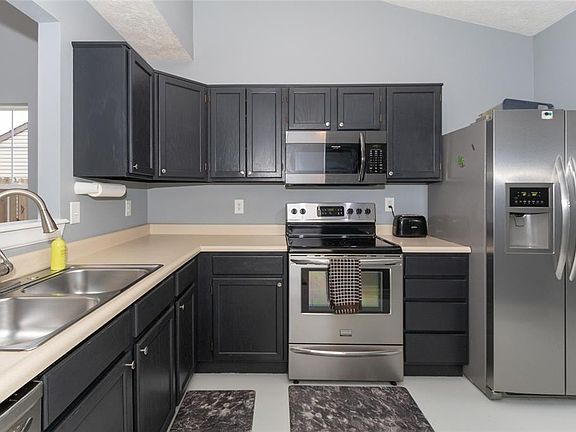 2nd image of 723-12 Muirfield Dr