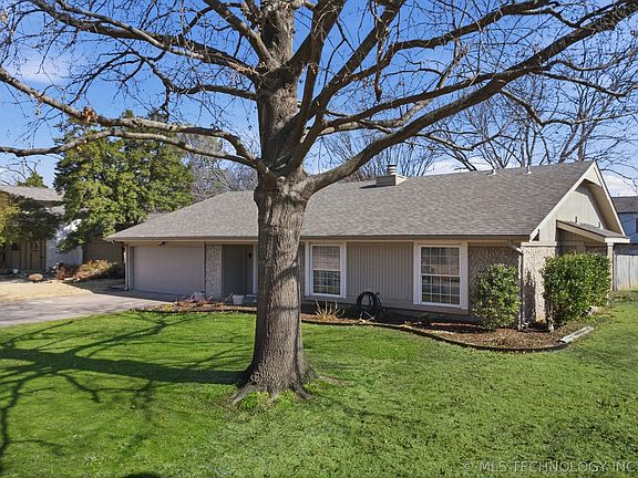 3rd image of 7527 S 69th East Pl