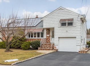 40 Standish Dr, Clifton, NJ 07013