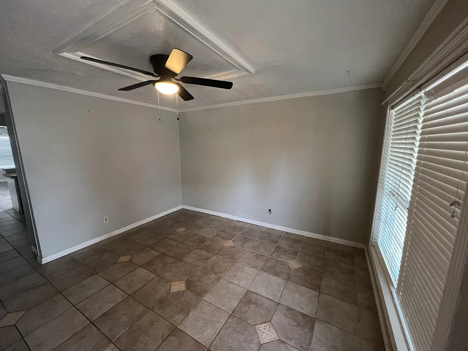 3 bed, 1252 sqft, $1,650 — Photo 3