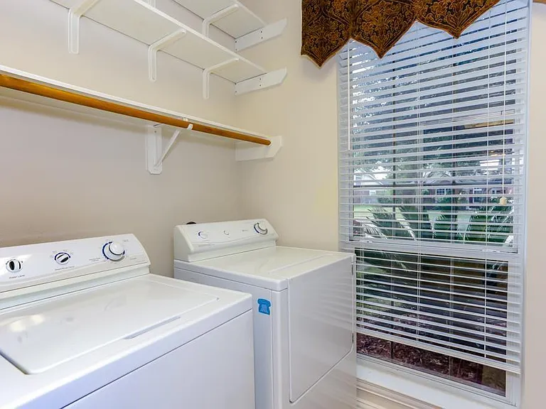 1534 Brookstone Ln — Photo 24