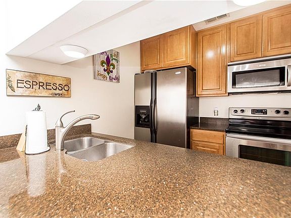 5th image of 412 Parkview Blvd #412