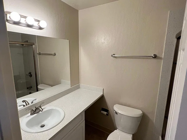 2658 College Ave #5 — Photo 4