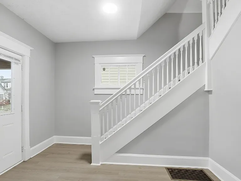 931 N Oakland Ave — Photo 6