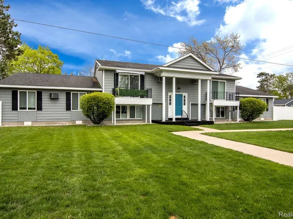 1021 Centre St #9, Traverse City, MI 49686