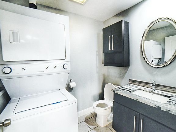 4th image of 119 Washington Ave #119