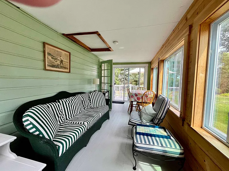 19 Myrica Ave — Photo 29