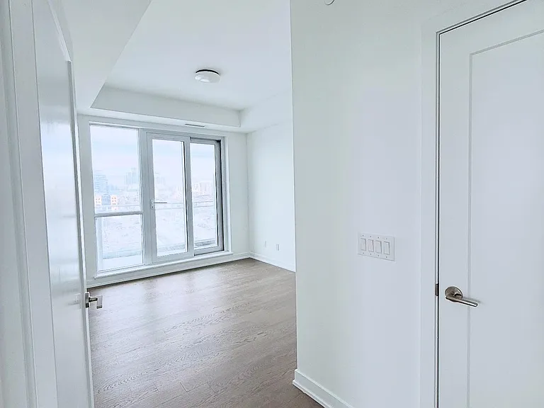 8888 Yonge St #902 — Photo 5