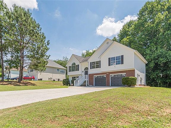 4th image of 133 Four Oaks Dr