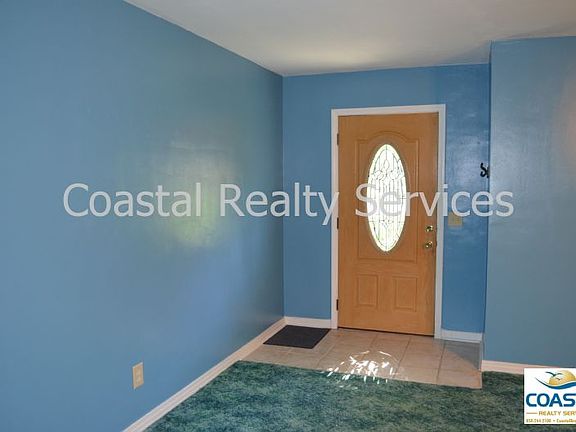 3rd image of 16 Waynel Cir