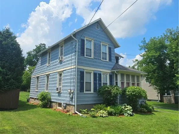 18 South Ave, Manchester, NY 14504