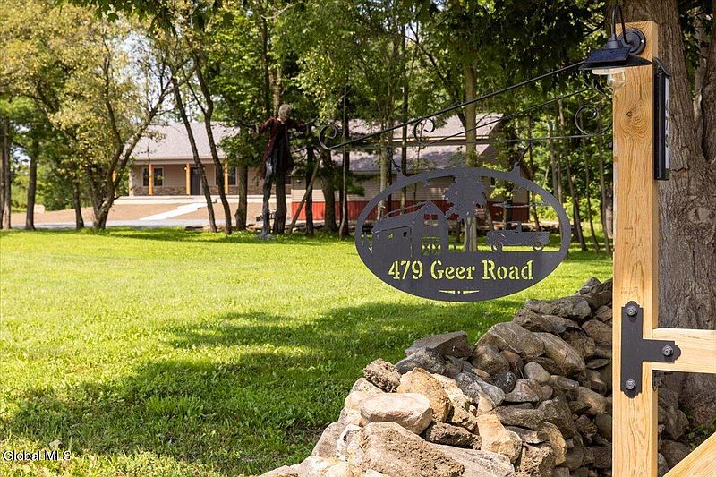 4th image of 479 Geer Road