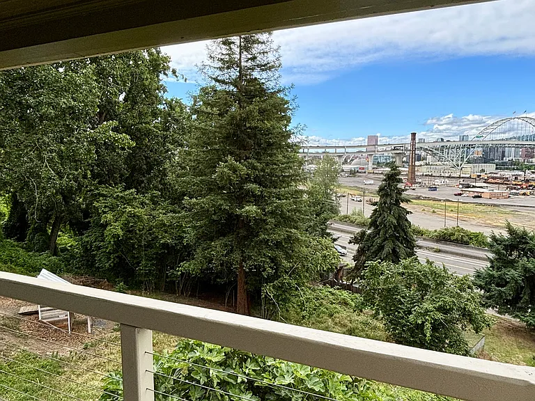 3265 N Interstate Ave #2 — Photo 40